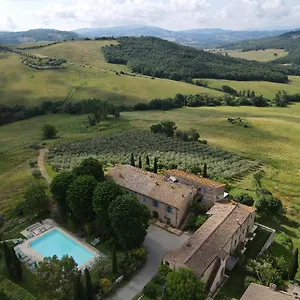 https://borgo-tignano.it-tuscanyhotel.com